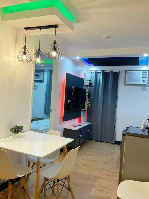 Ar02 1Bedroom Condo Unit With Free Pool, Hbo, Netflix & Wifi Davao City Eksteriør bilde